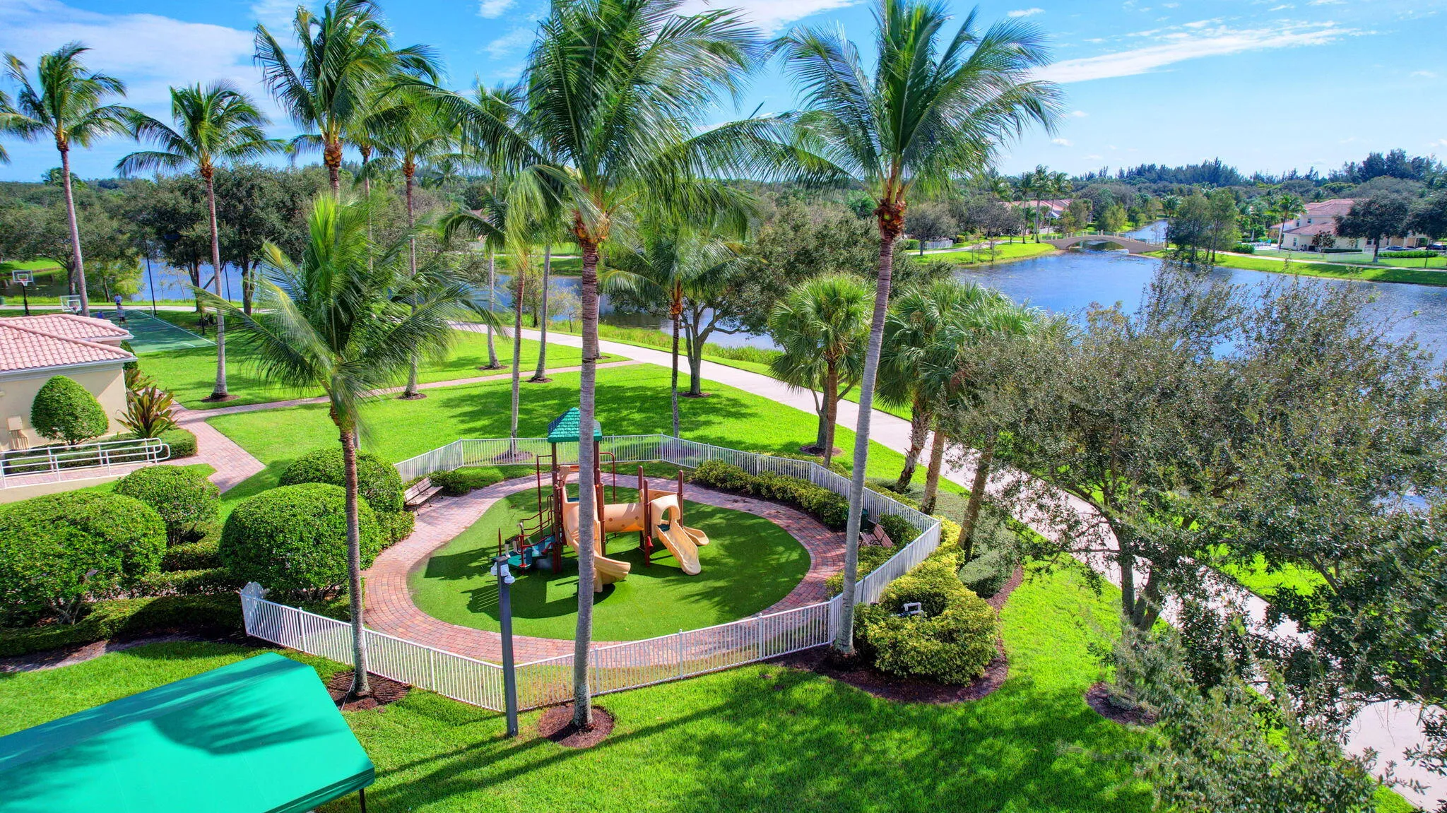 61-web-or-mls-Village Walk (15)