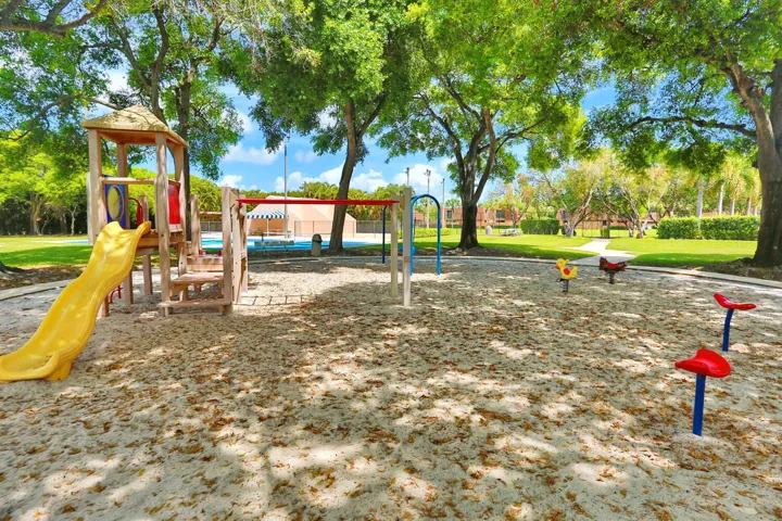 325 3rd Way West Palm Beach FL-large-036