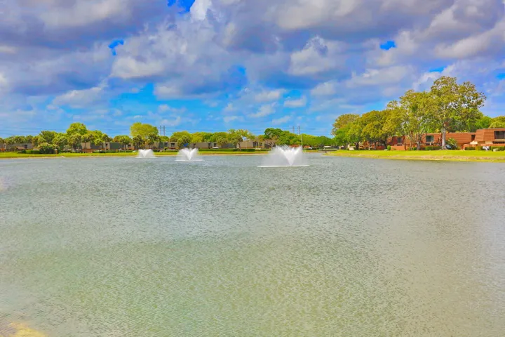 325 3rd Way West Palm Beach FL-large-033