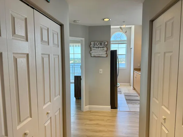 ENTRANCE FOYER