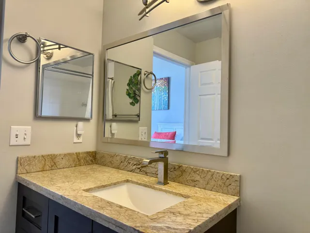 SECOND MASTER BATH