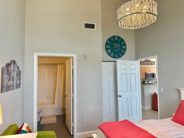 SECOND MASTER BEDROOM