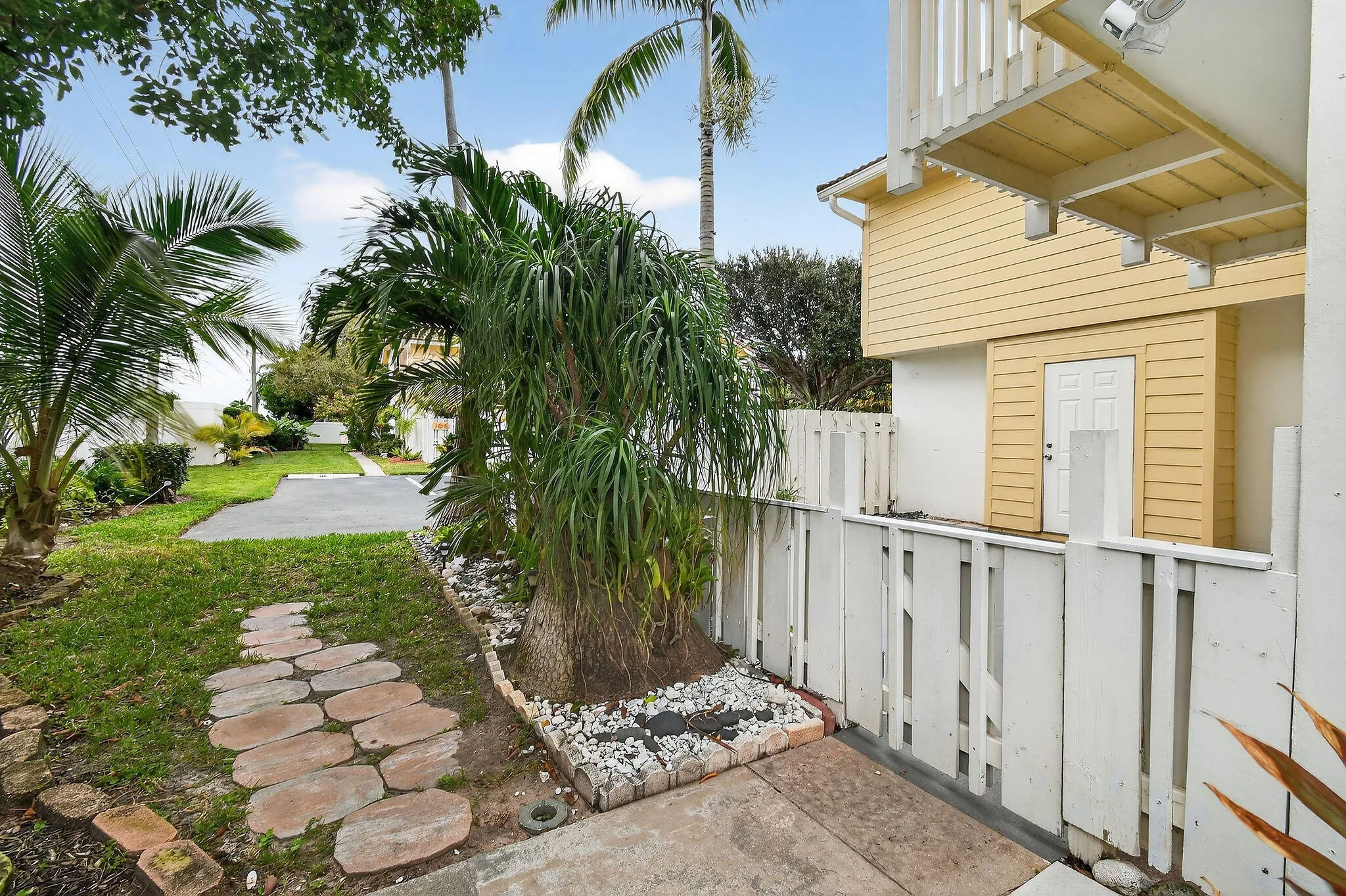 170SeabreezeCircle(2)