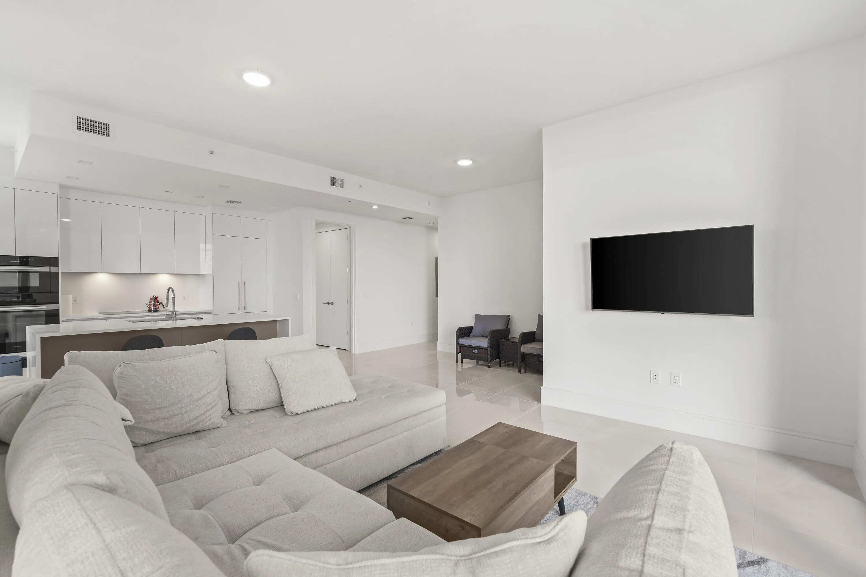 220 Lake Shore Drive - 41.jpg-FULL
