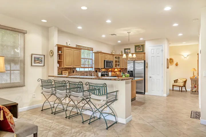2560 NE 11th (18)