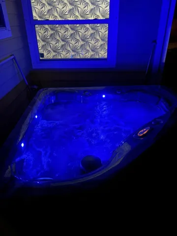 Hot tub