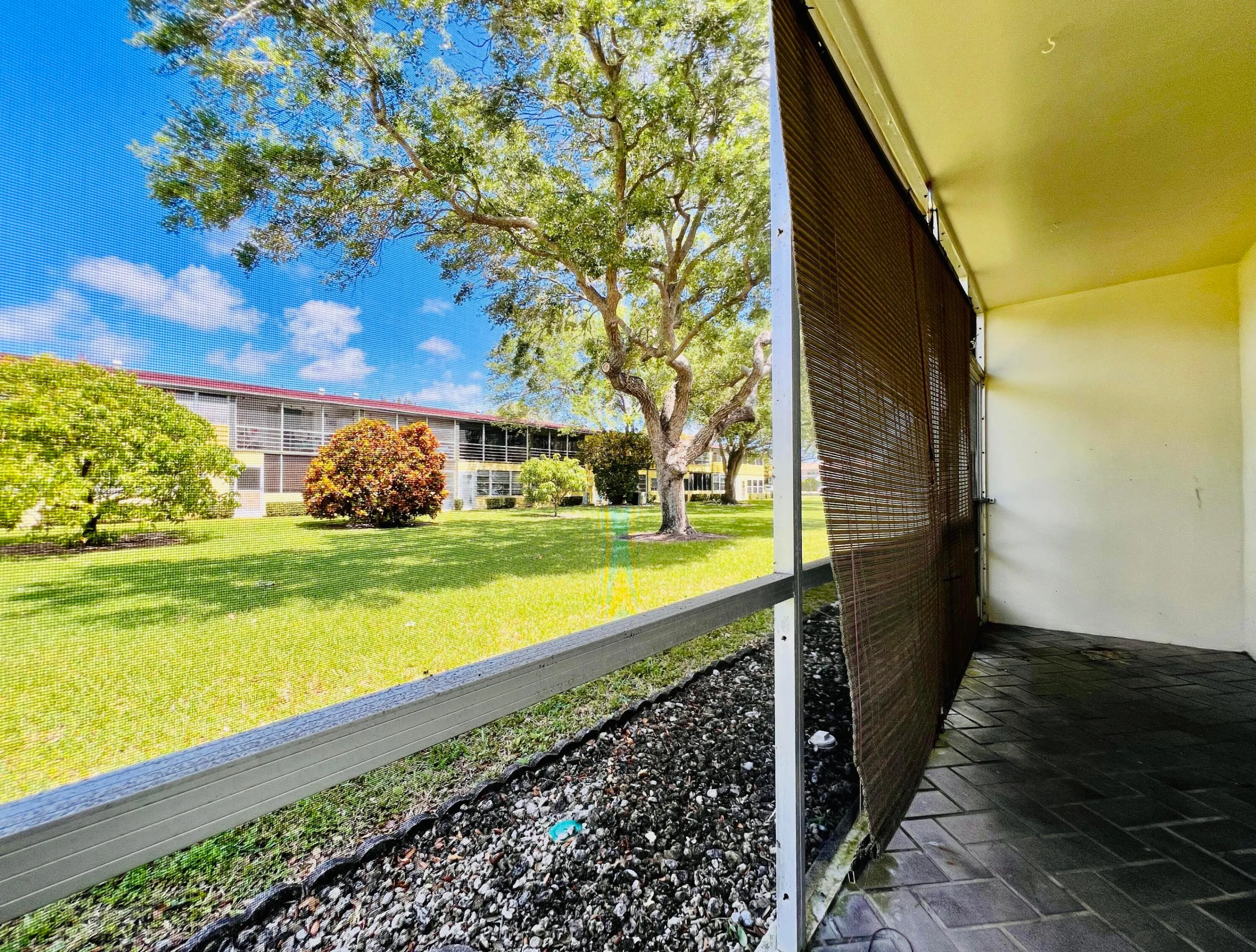 Long Screened Lanai