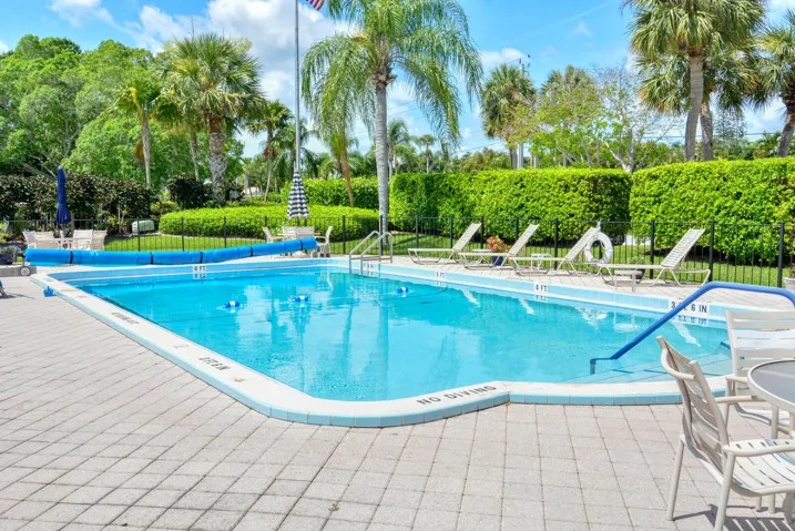 Mariner Cay B13 Pool 2