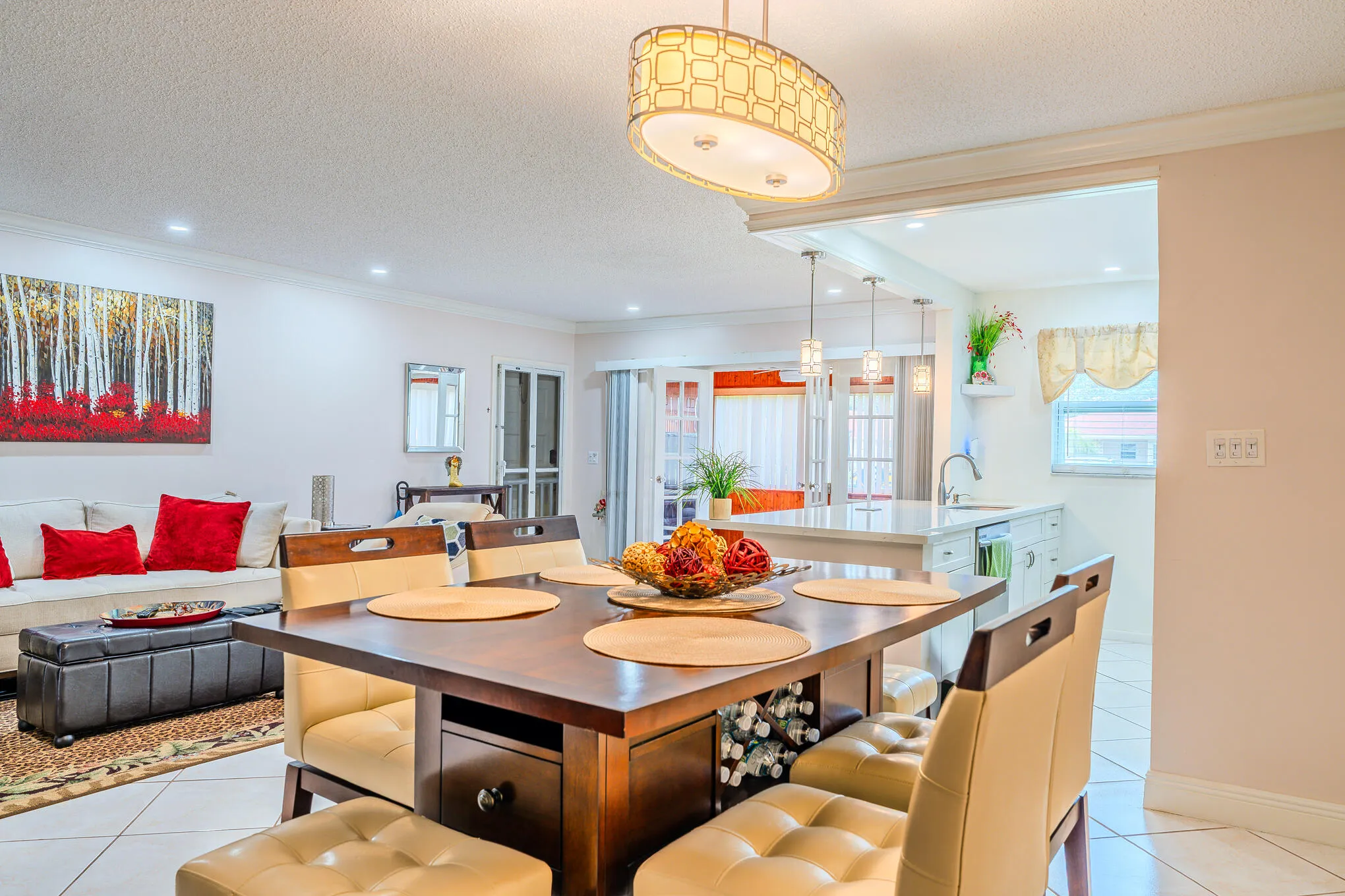 Living/dining combo
