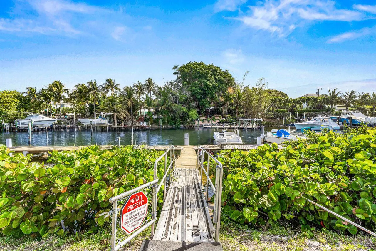 Dock