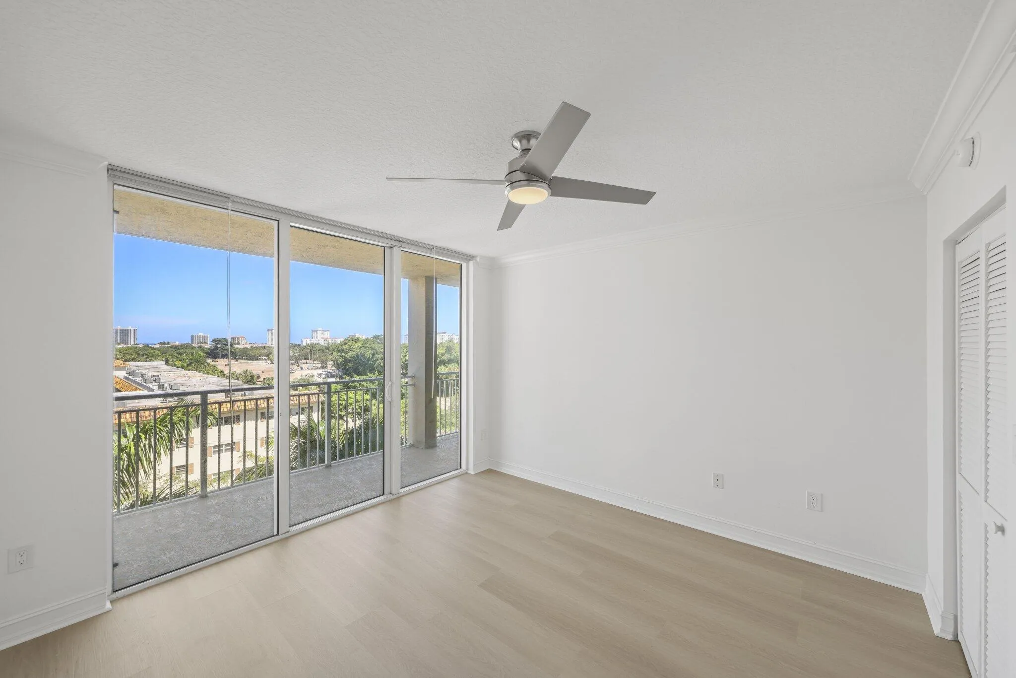 BEDROOM 2 W/BALCONY