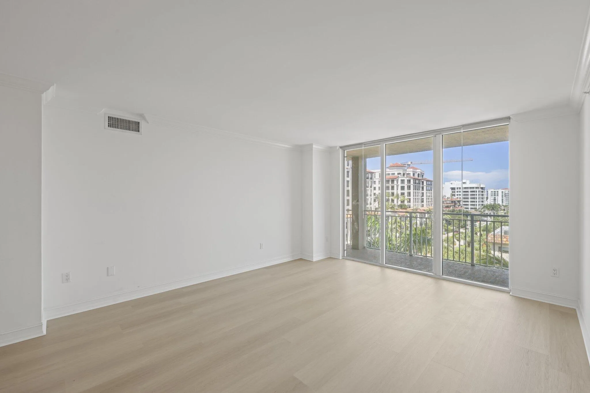 LIVING & EAST VIEW