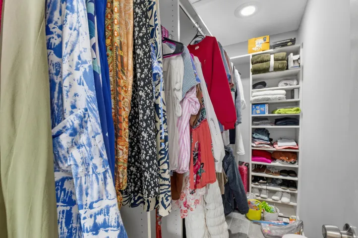 Walk-in Closet