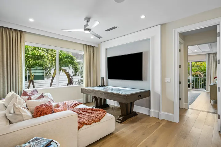 Upstairs Den 2