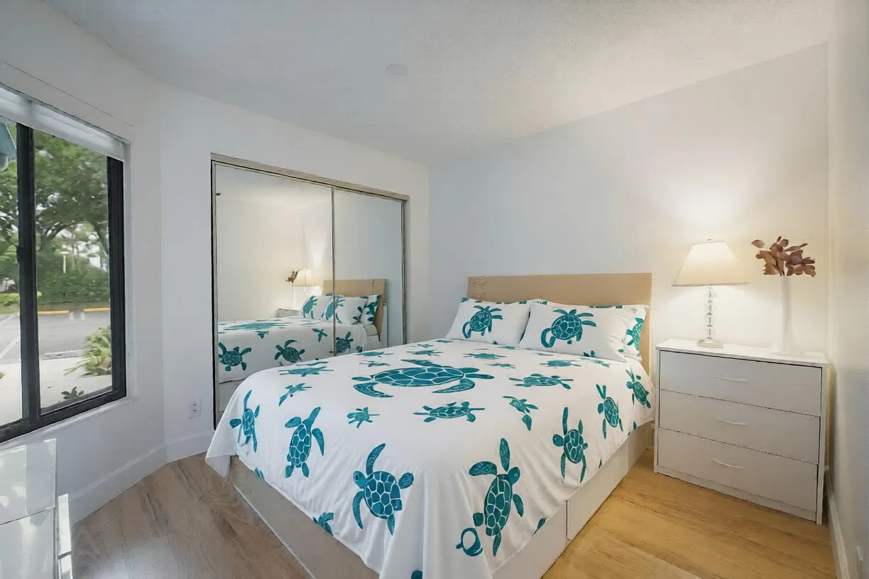 bedroom with sea turtles 3