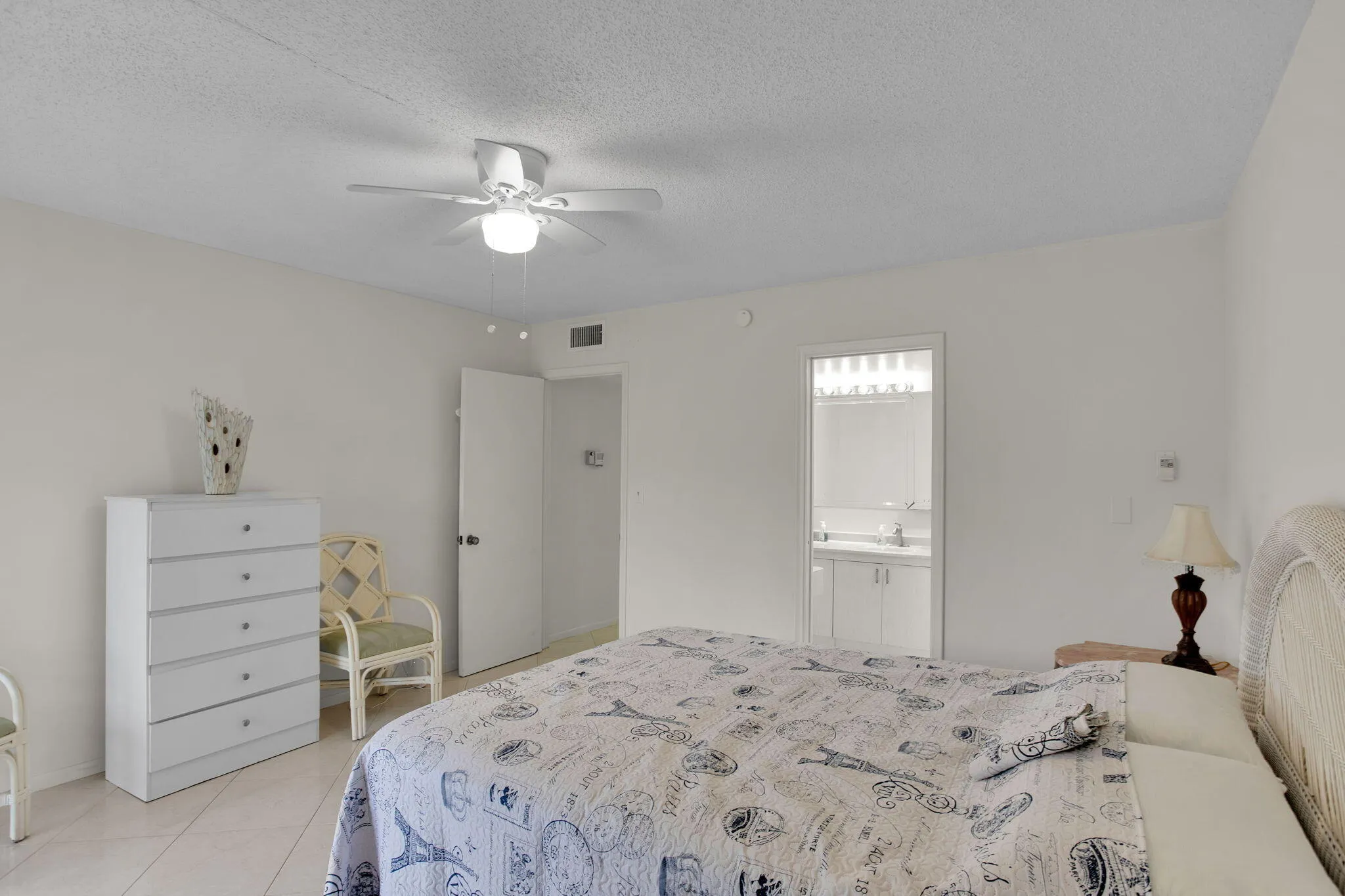 MAIN BEDROOM