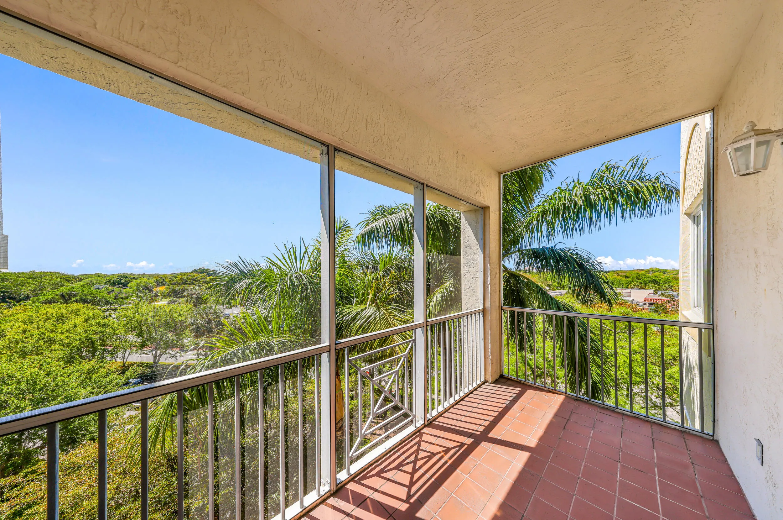 3600 oaks clubhouse dr pompano beach-Nat