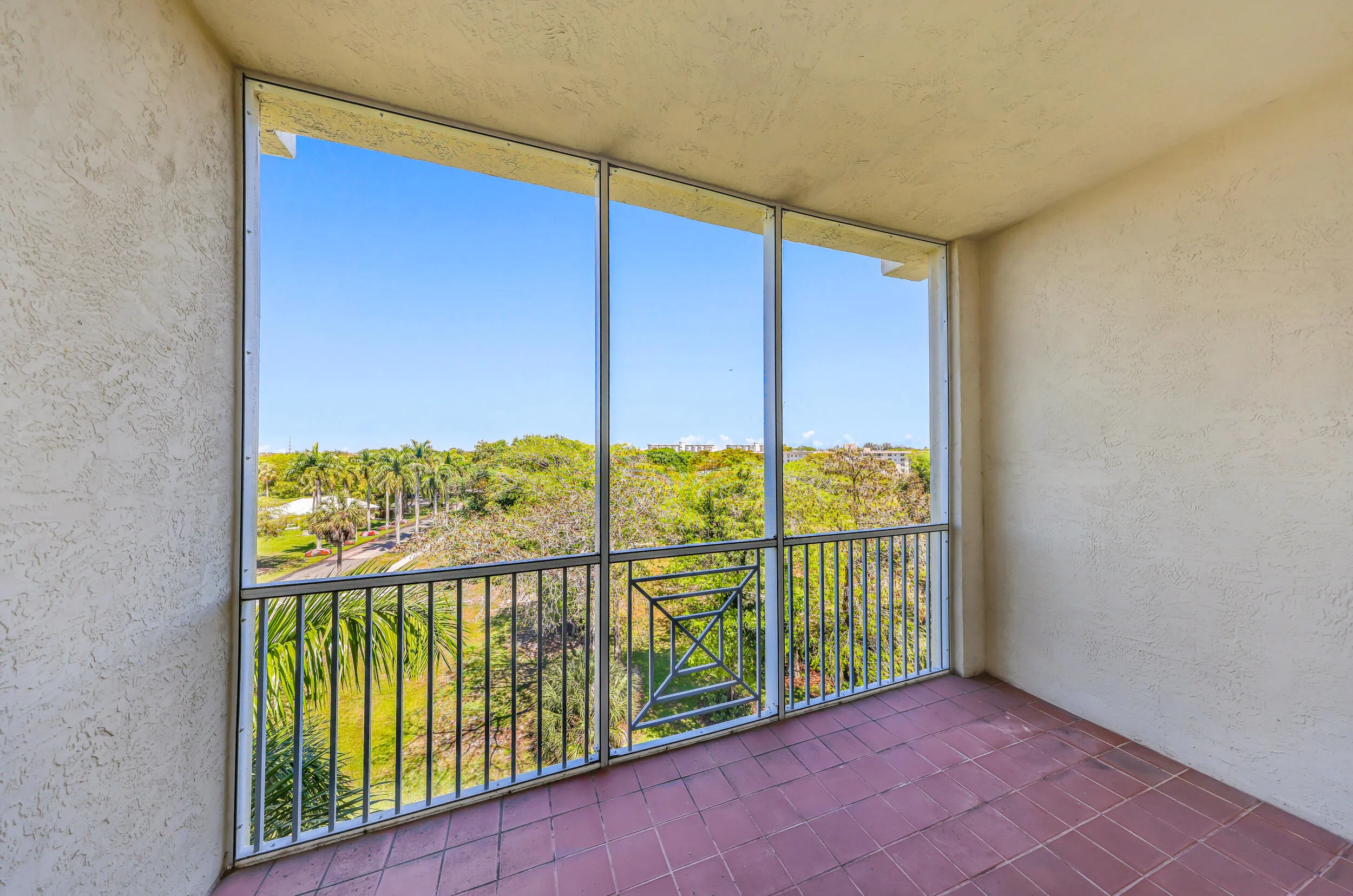 3600 oaks clubhouse dr pompano beach-Nat