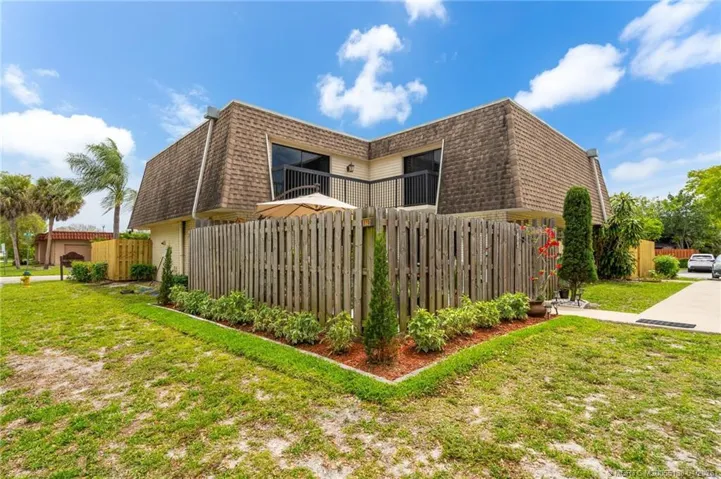 Corner unit view