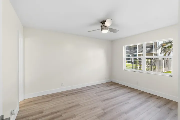 PRIMARY BEDROOM WITH ENSUITE