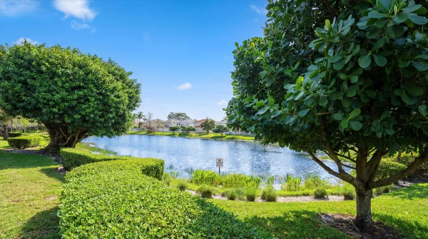 42-86 Citrus Park Ln