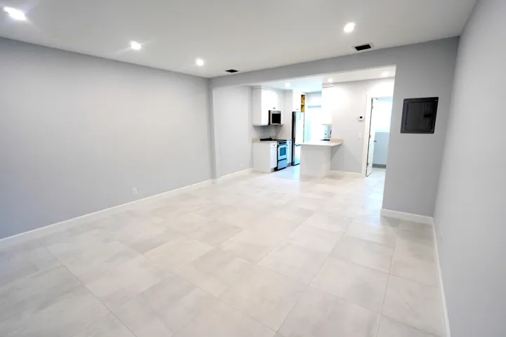 2023-04-27 11.50.01 (1)