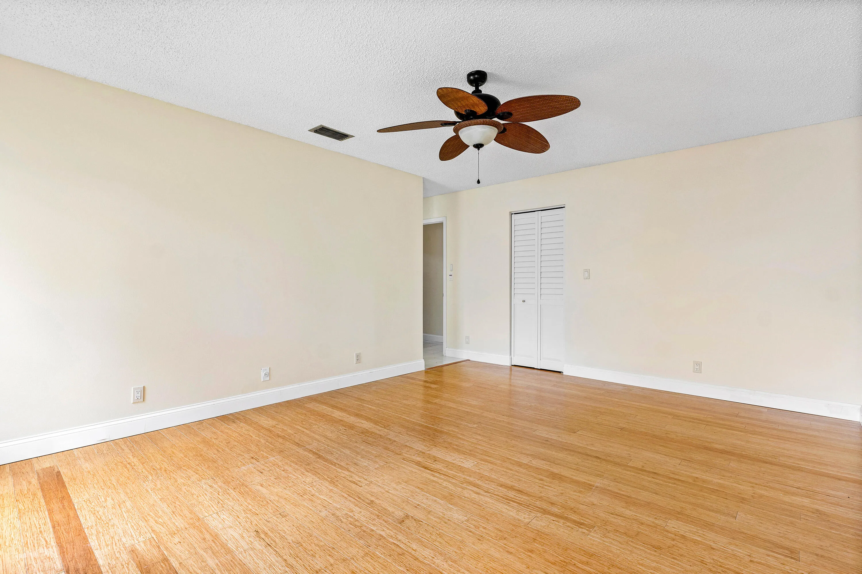 021-6157OldCourtRoad-225-BocaRaton-FL-33