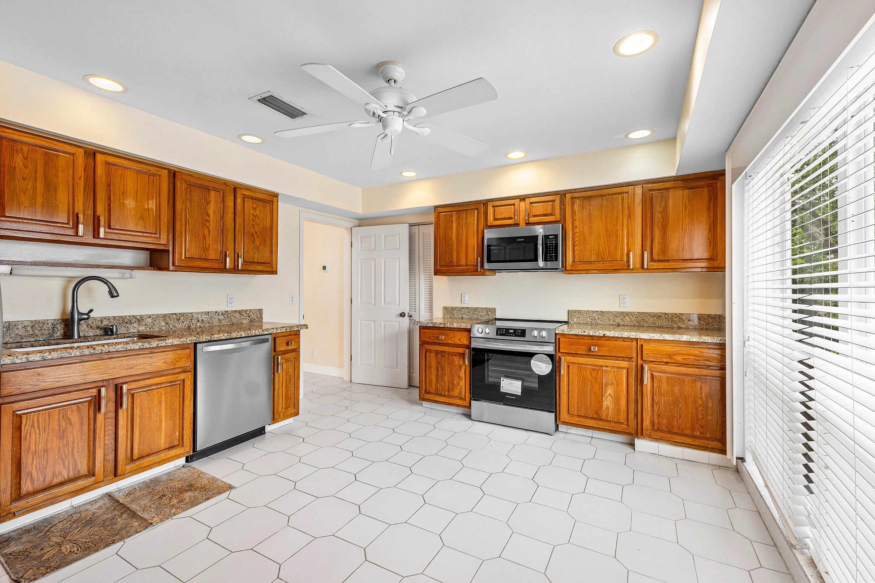 013-6157OldCourtRoad-225-BocaRaton-FL-33