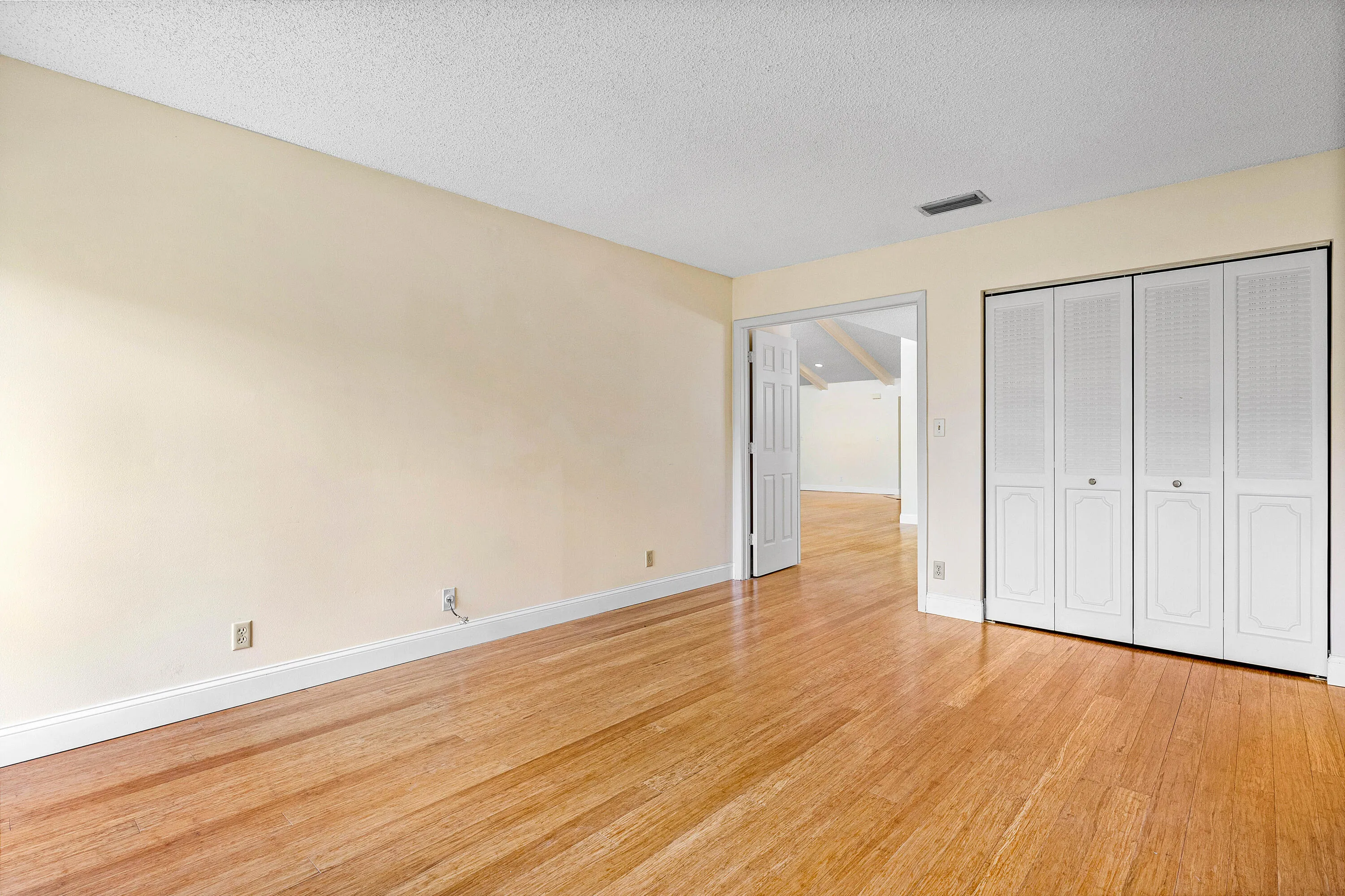 028-6157OldCourtRoad-225-BocaRaton-FL-33