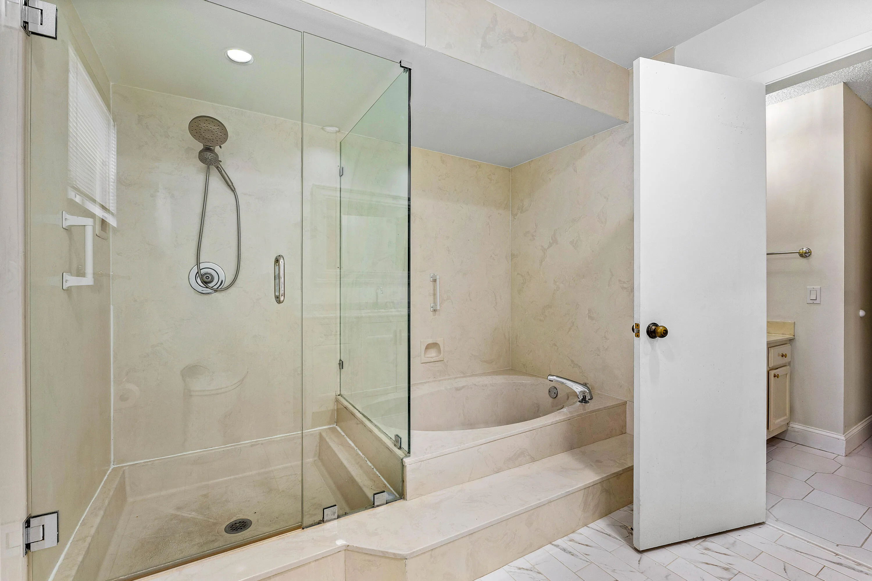 024-6157OldCourtRoad-225-BocaRaton-FL-33