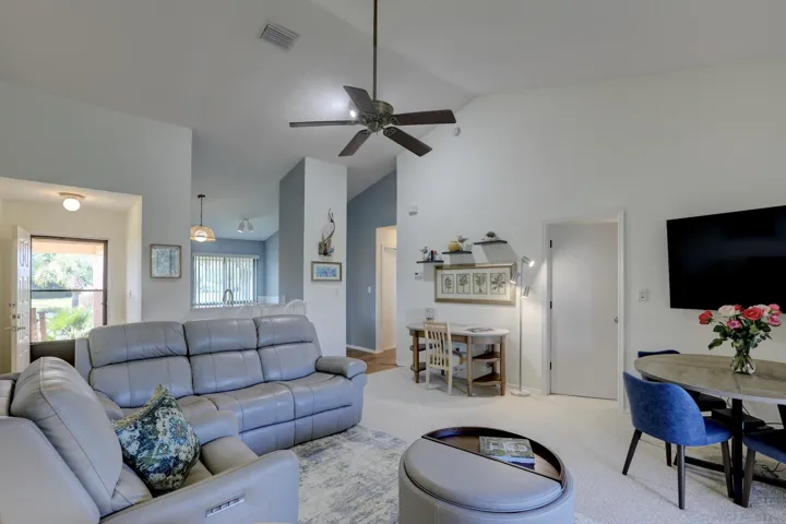 E7