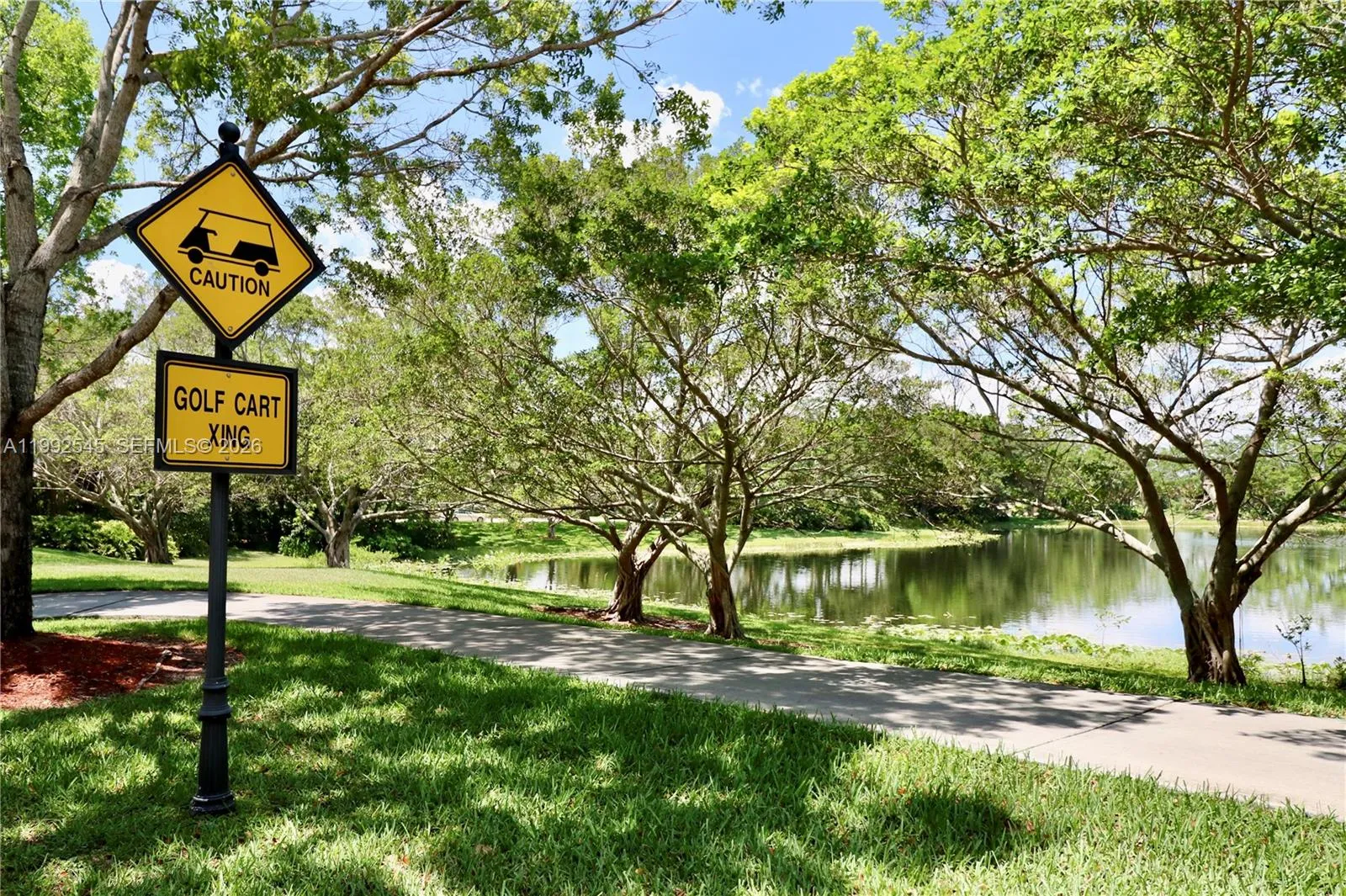 Golf cars path