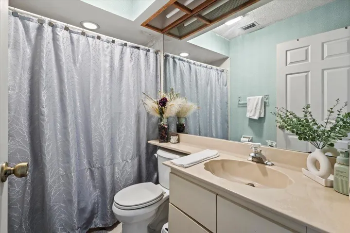 SECOND FULL BATHROOM NO-14