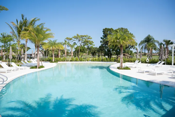 CLUB HOUSE POOL