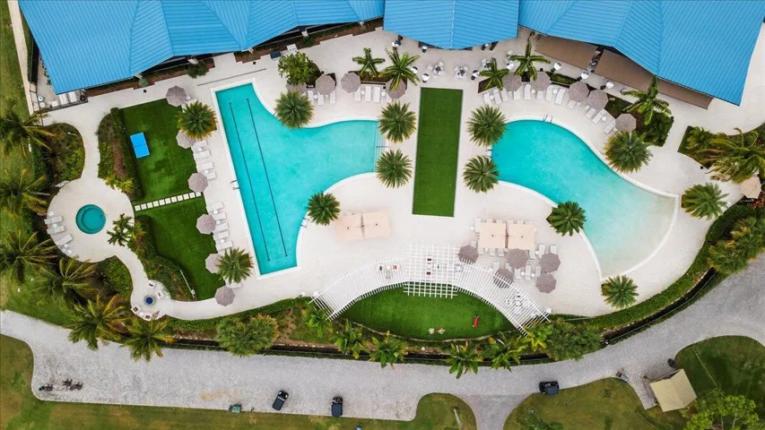 CLUB HOUSE-2