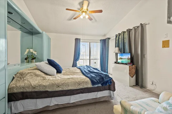 MASTER BEDROOM -11D