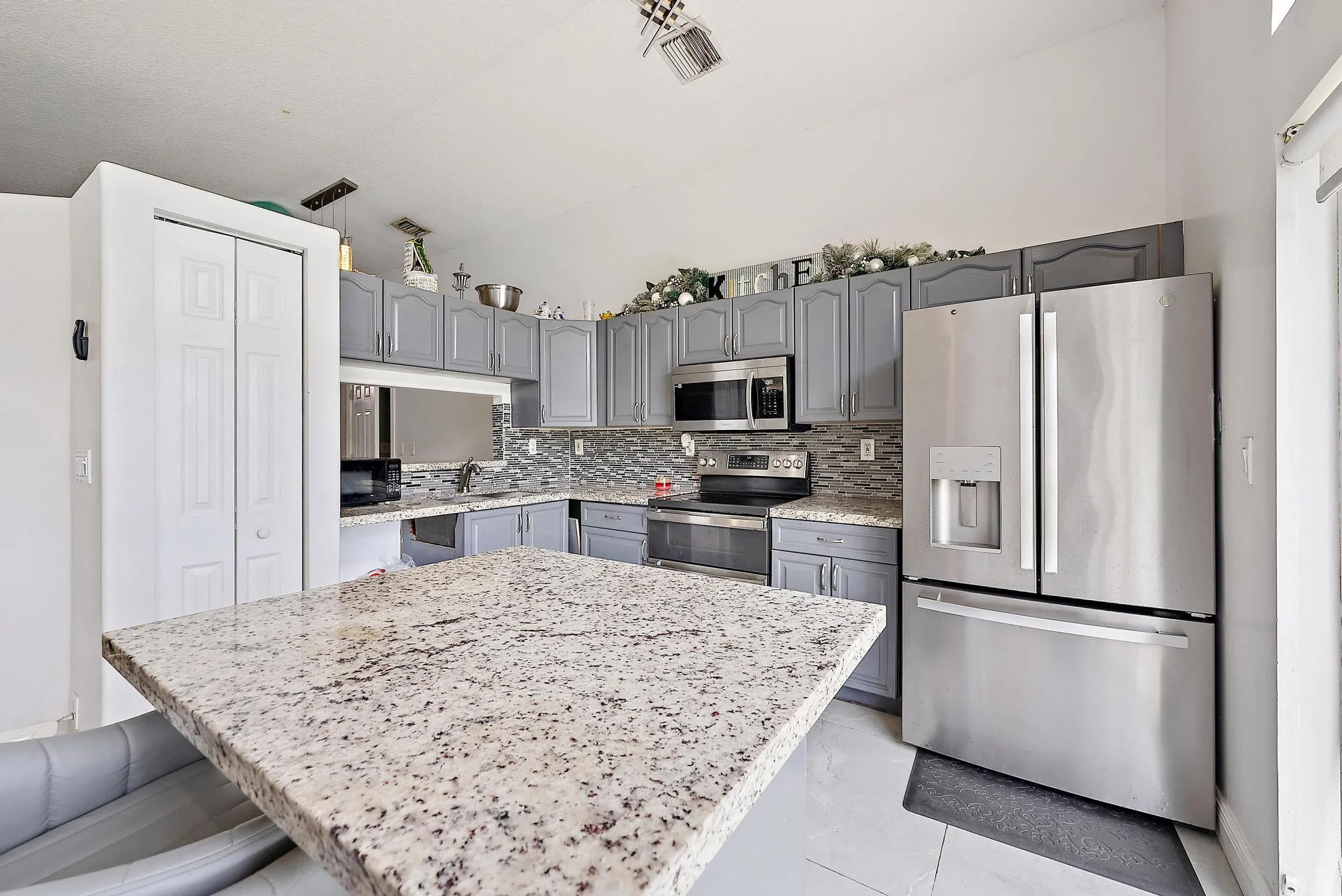 8193 Pelican Harbour Dr-11