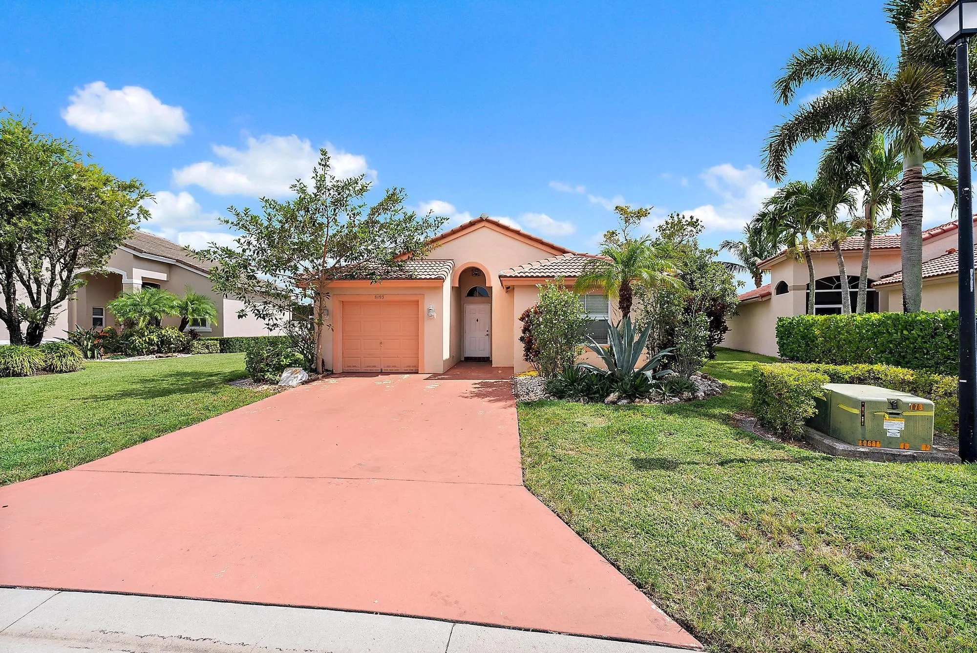 8193 Pelican Harbour Dr-17