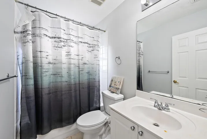 8193 Pelican Harbour Dr-4