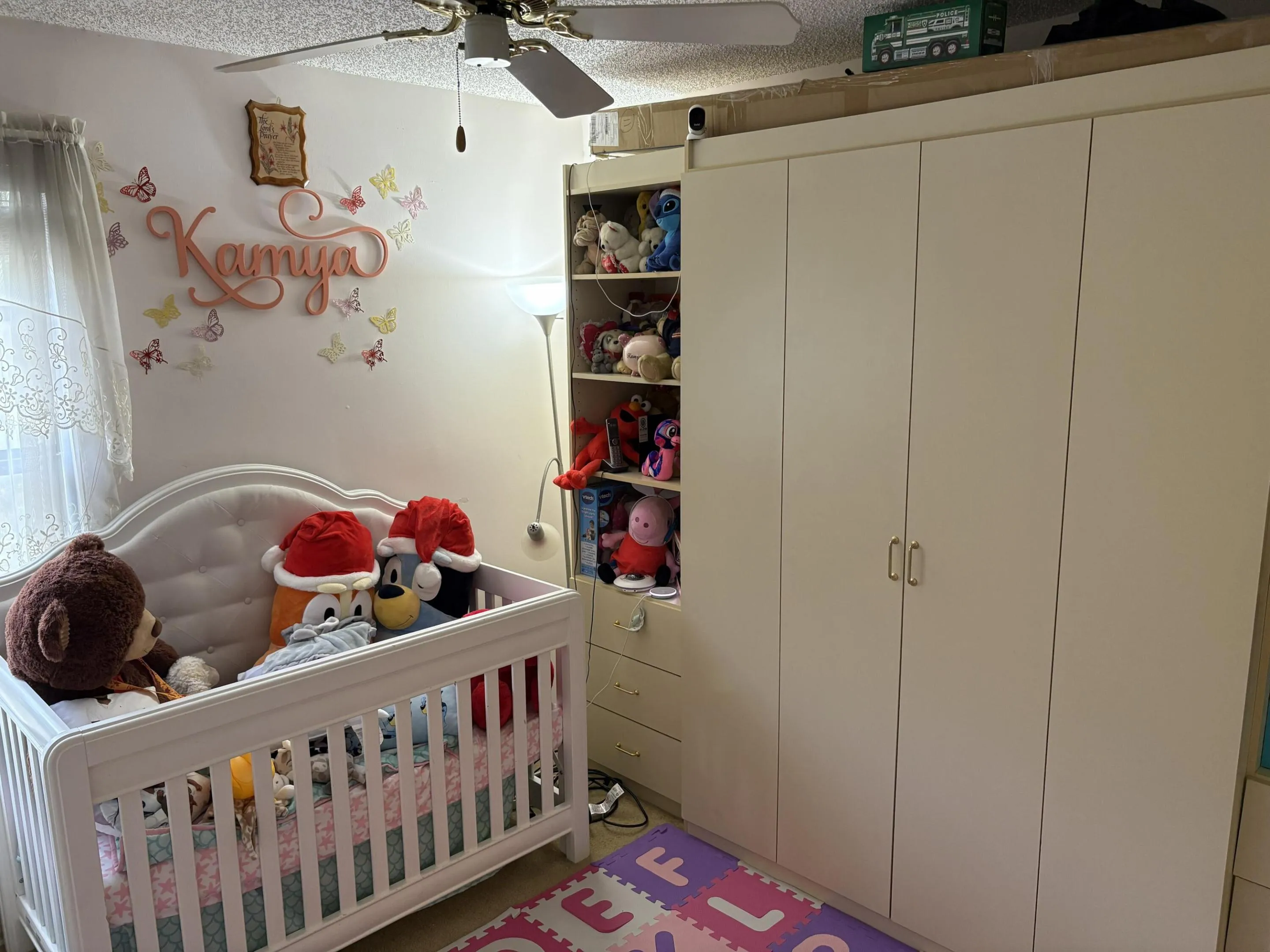 second bedroom w/ murphy bed