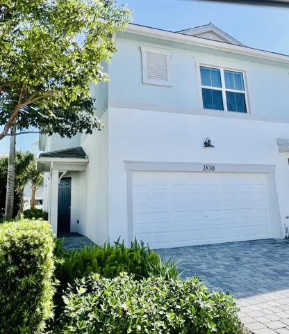 1830 Sandpiper Pointe Front