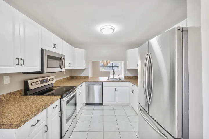2606 NW 104th Ave U208_008