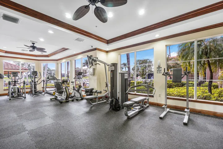 046-11770SaintAndrewsPlace-304-Wellingto