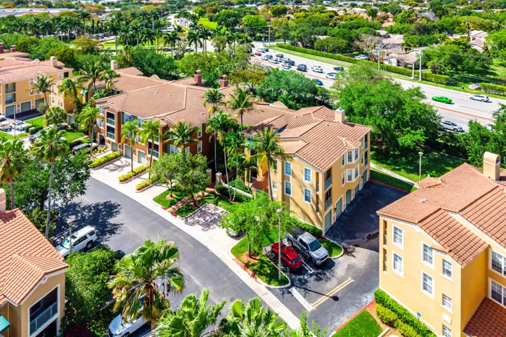 038-11770SaintAndrewsPlace-304-Wellingto