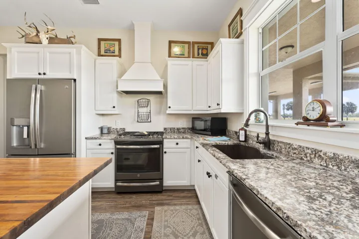 Gas Range, Live edge honed Granite countertops