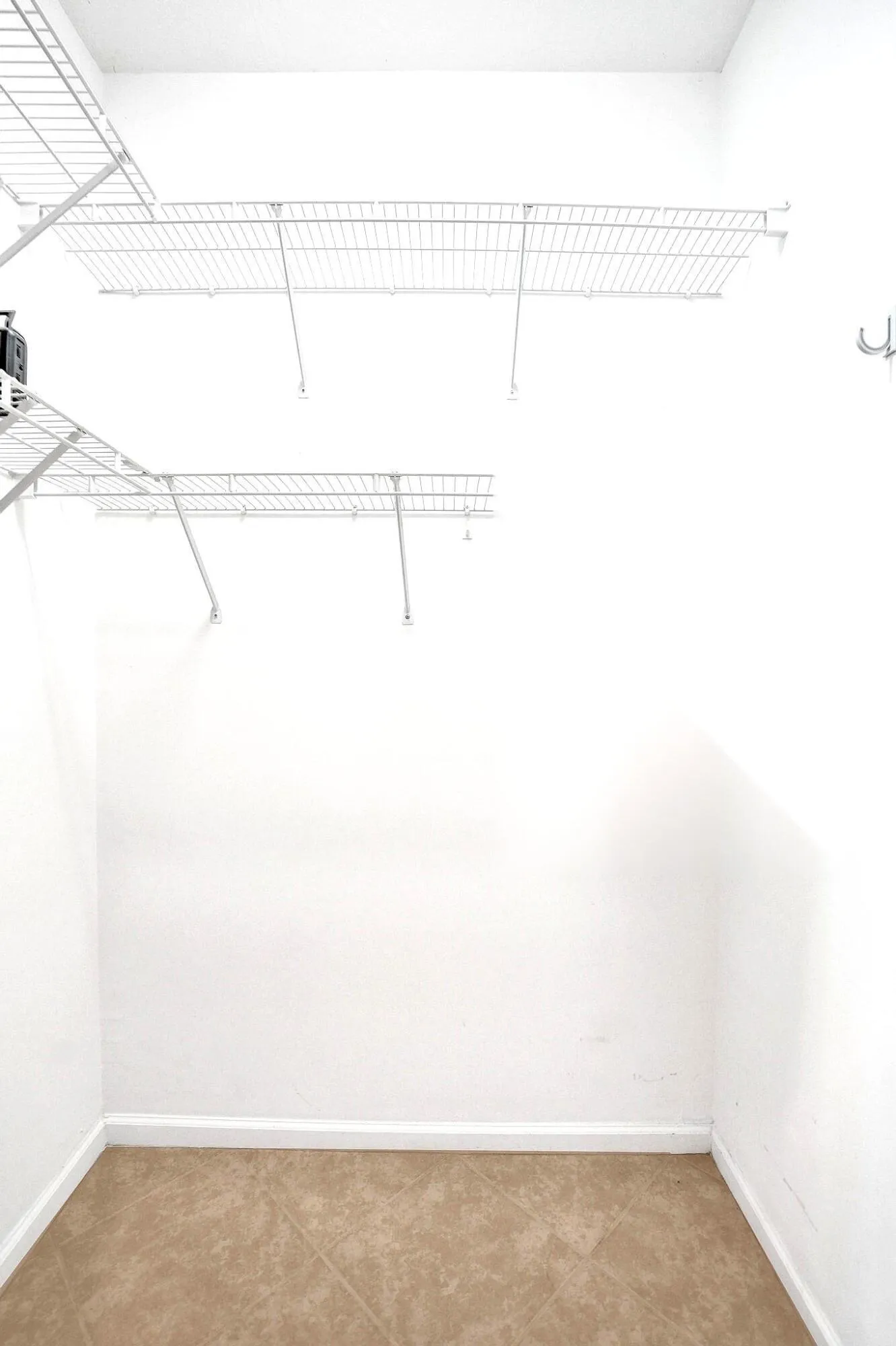 MBR Walk in Closet