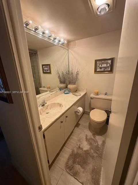 ensuite second full bathroom with shower.