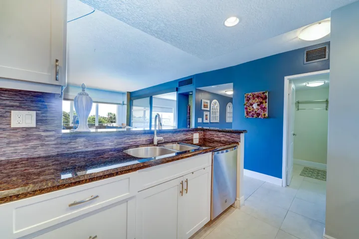 2500 E Las Olas Blvd Apt 403-print-011-0