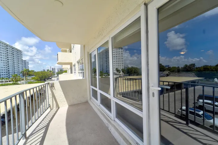 2500 E Las Olas Blvd Apt 403-print-026-0