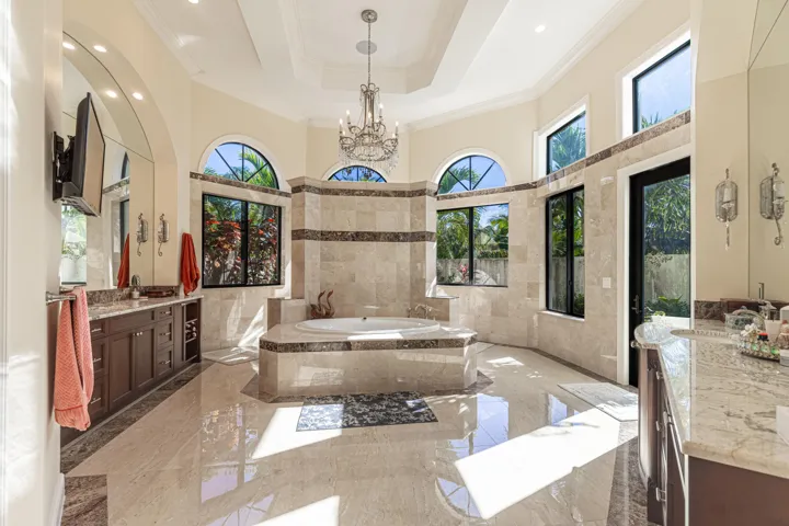 Master Bedroom-Bathroom